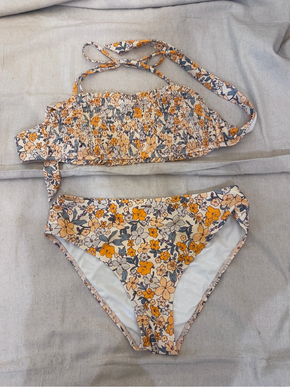 Cupshe Ditsy Floral Smocked Bandeau Bikini Set